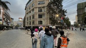 Nairóbi: histórias de  crianças e jovens vítimas das drogas, da fome e do abandono
