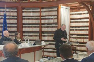 Parolin: governança da IA é urgente; preocupa que alguns países sigam por conta própria