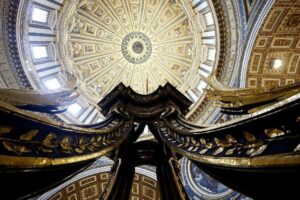 Basílica de São Pedro: instalação com 1.096 sons lembra as vítimas das guerras