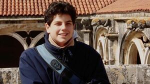 Carlo Acutis em comunidade: filme terá exibições gratuitas em todo o Brasil