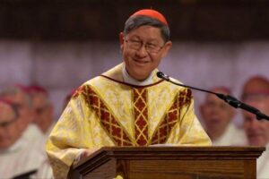 Tagle: Fulton Sheen, o beato que fez dos meios de comunicação uma porta para o Evangelho