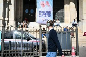 A “festa itinerante” de Paris à espera de Leão XIV