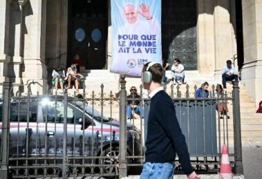 A “festa itinerante” de Paris à espera de Leão XIV