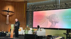 Cardeal Parolin em Nova York: com a IA, a dignidade humana está em jogo
