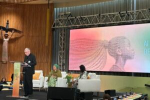Cardeal Parolin em Nova York: com a IA, a dignidade humana está em jogo