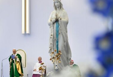 Leão XIV aos peregrinos em Lourdes: sede missionários da esperança