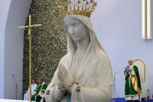 Papa Leão XIV: rezar o Terço no mês de outubro pela paz entre os povos em conflito