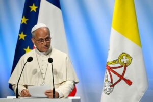 O Papa em Metz: cuidado com a ilusão do rearmamento