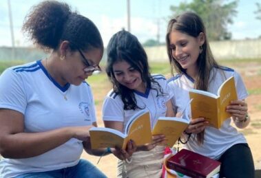 Apresentação do novo Youcat “Love Forever� com prefácio do Papa