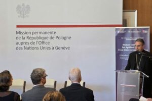 Arcebispo Balestrero: governar a IA para combater a fome no mundo