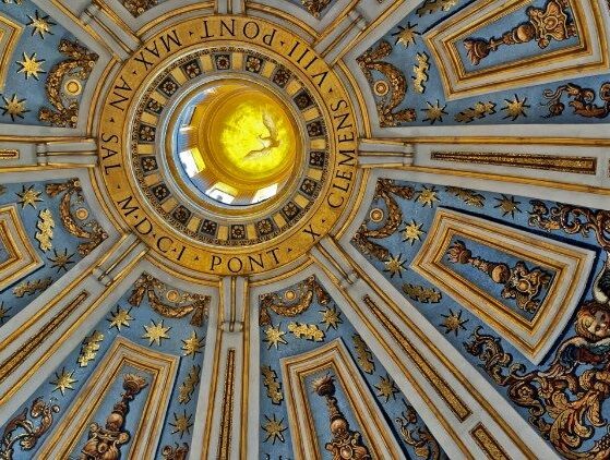 A cúpula da Capela Clementina volta a resplandecer na Basílica de São Pedro